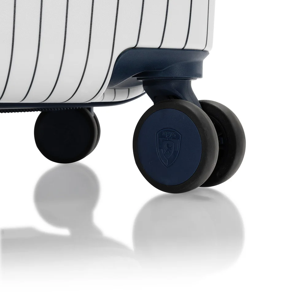 image-mlb-21-luggage-new-york-yankees8-1751631840.2979.png